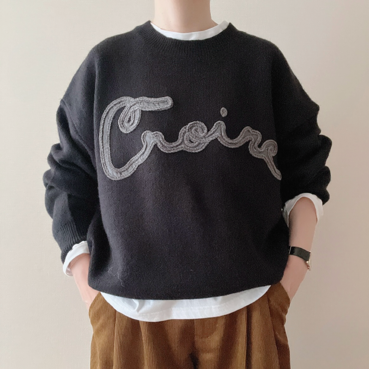 刺繍ロゴニット