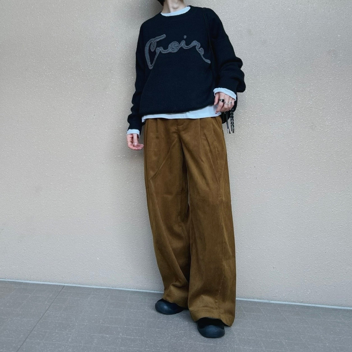 刺繍ロゴニット