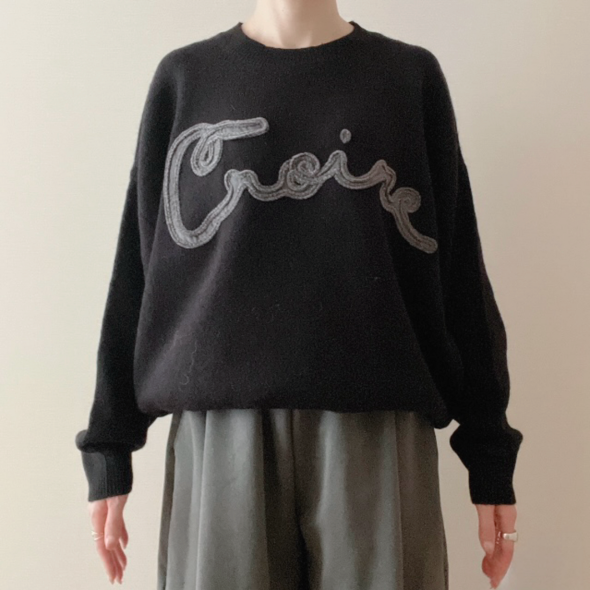 刺繍ロゴニット