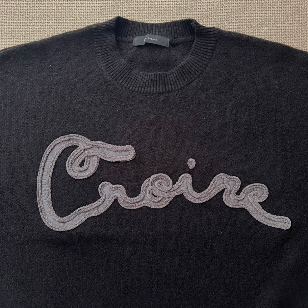 刺繍ロゴニット