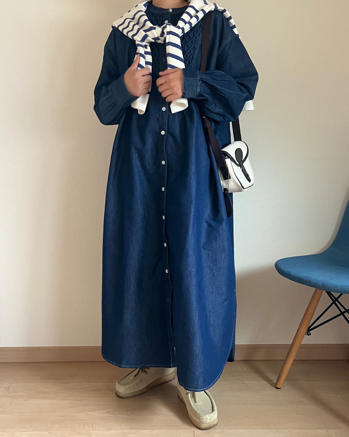 スモッキングデニムワンピース