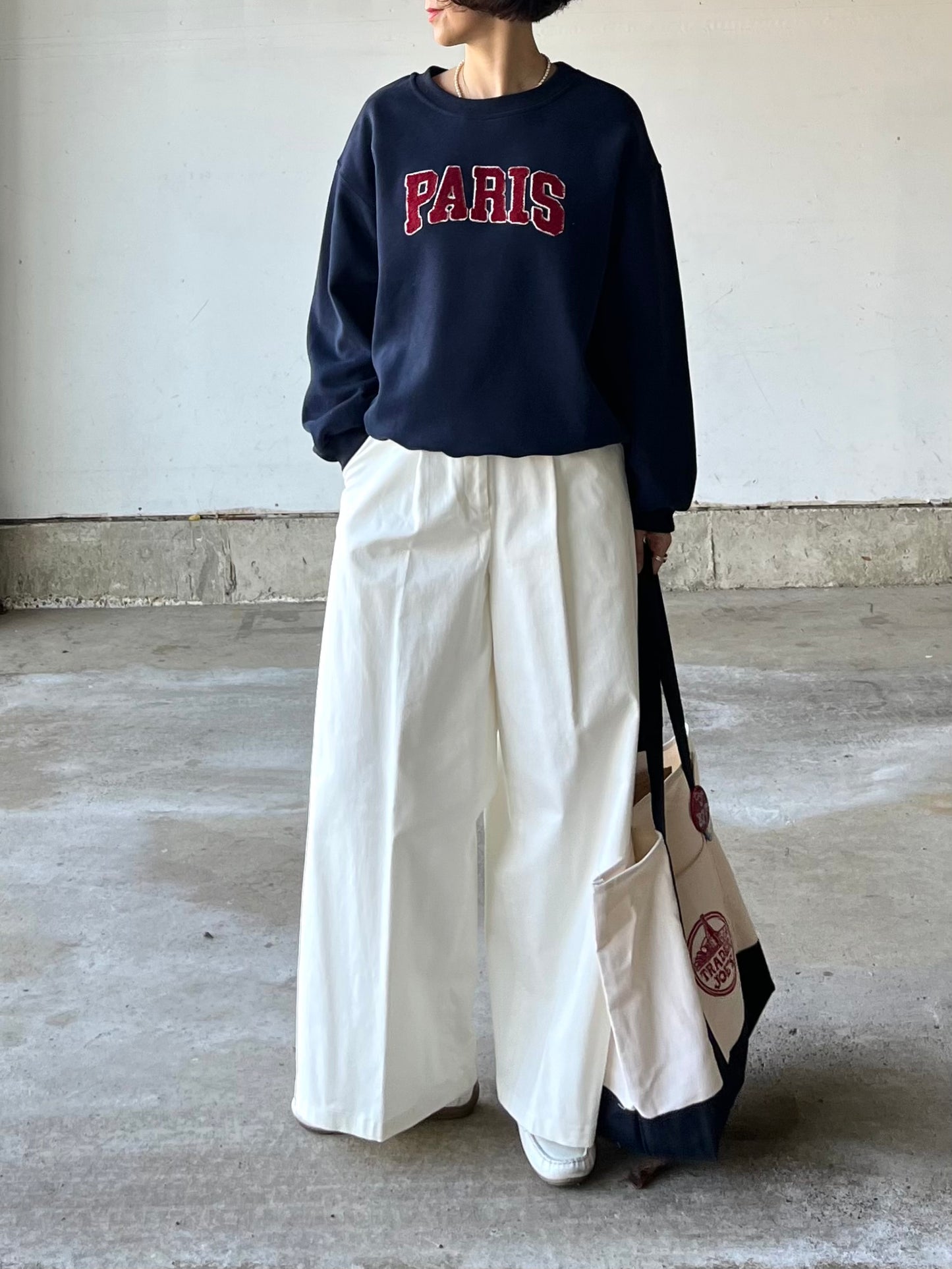 PARISネイビースウェット