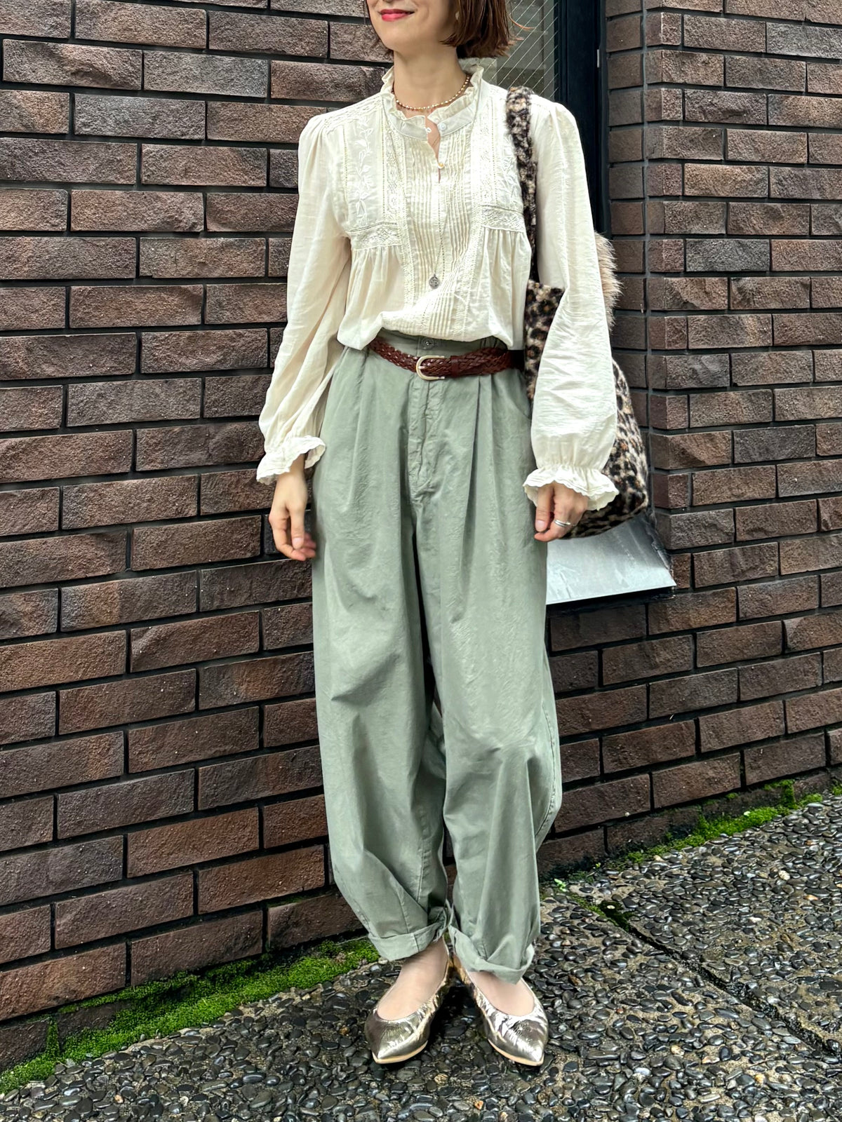 アンティーク調レースピンタック刺繍ブラウス