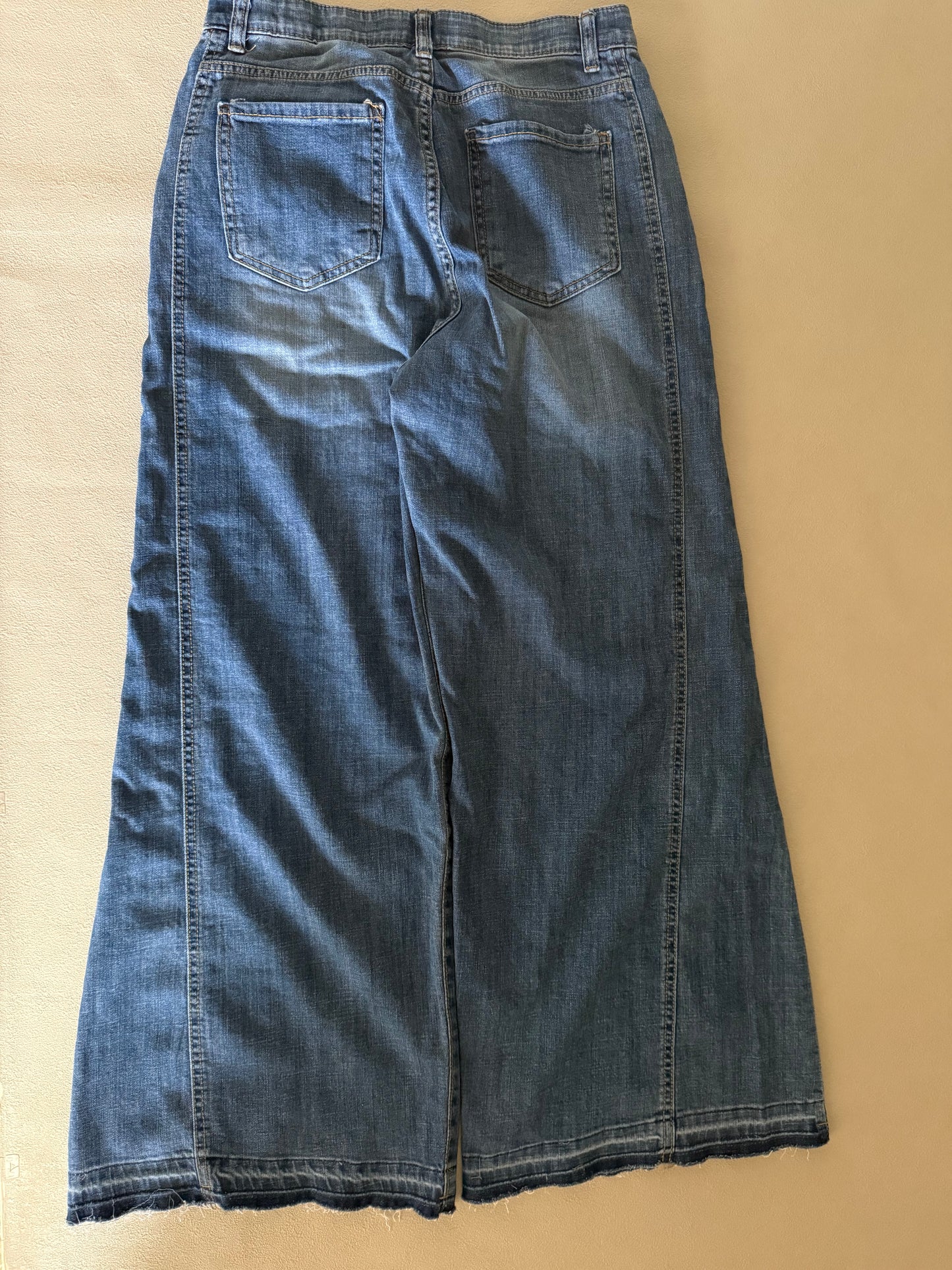 カットアウトヘムワイドデニム