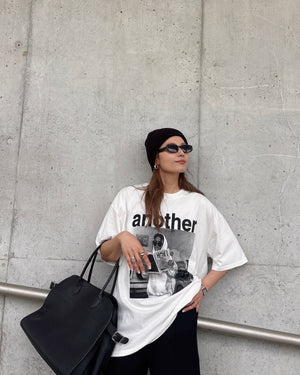 モノトーンロゴTシャツ