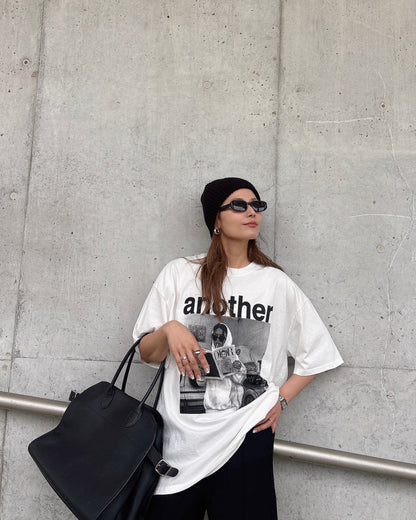 モノトーンロゴTシャツ