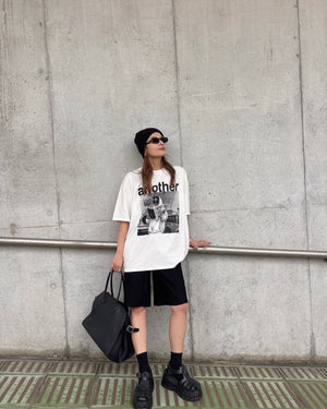 モノトーンロゴTシャツ