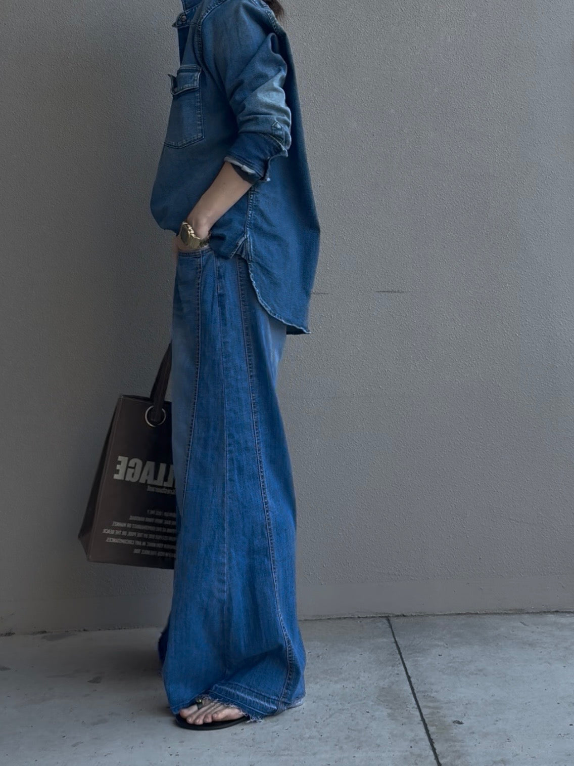 カットアウトヘムワイドデニム