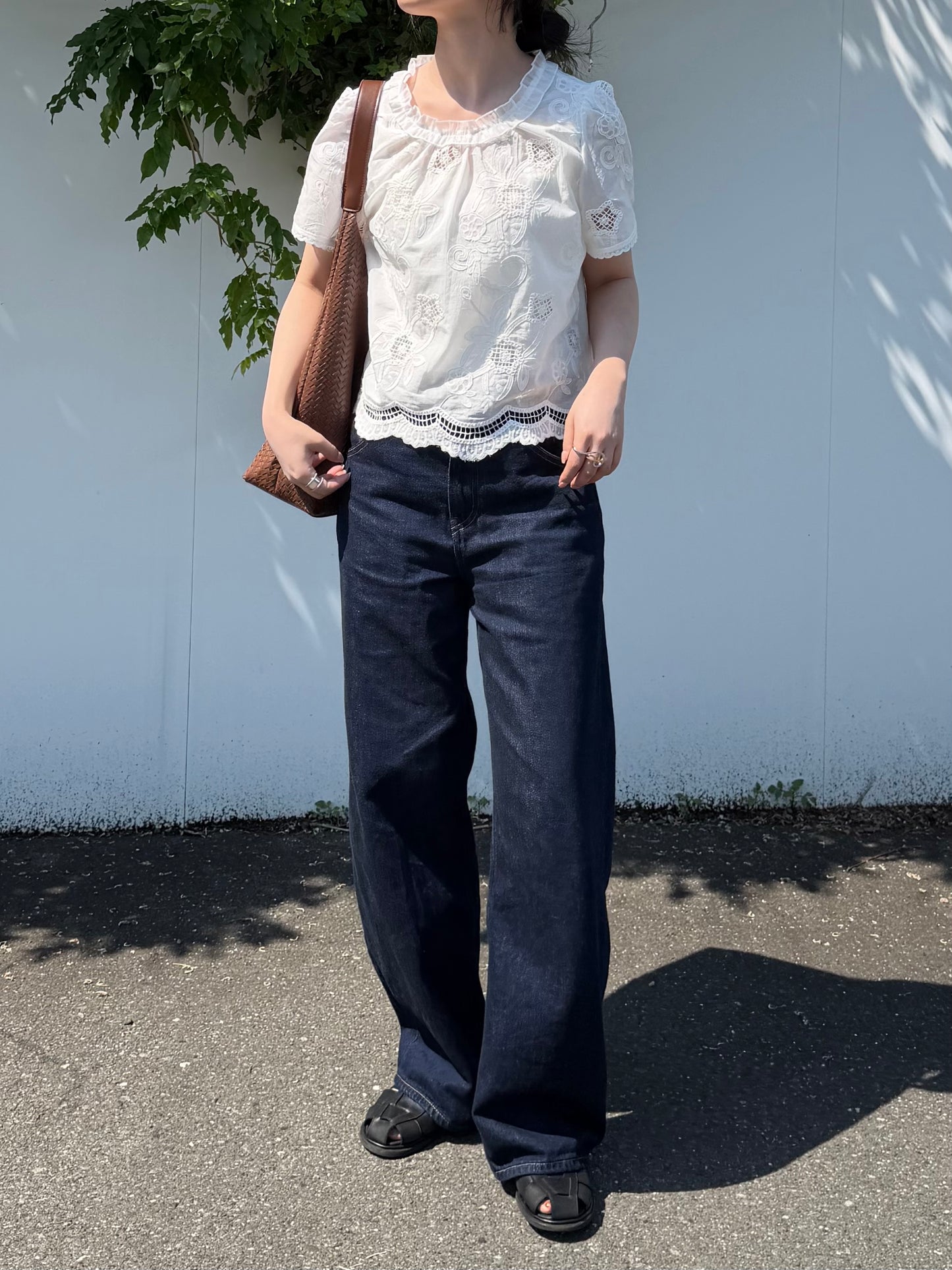 カットワークレースブラウス