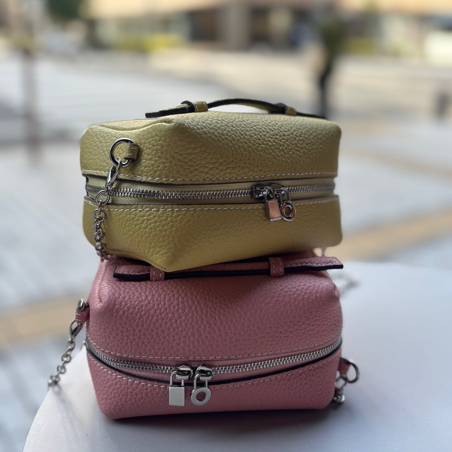 牛革チェーンバニティバッグ