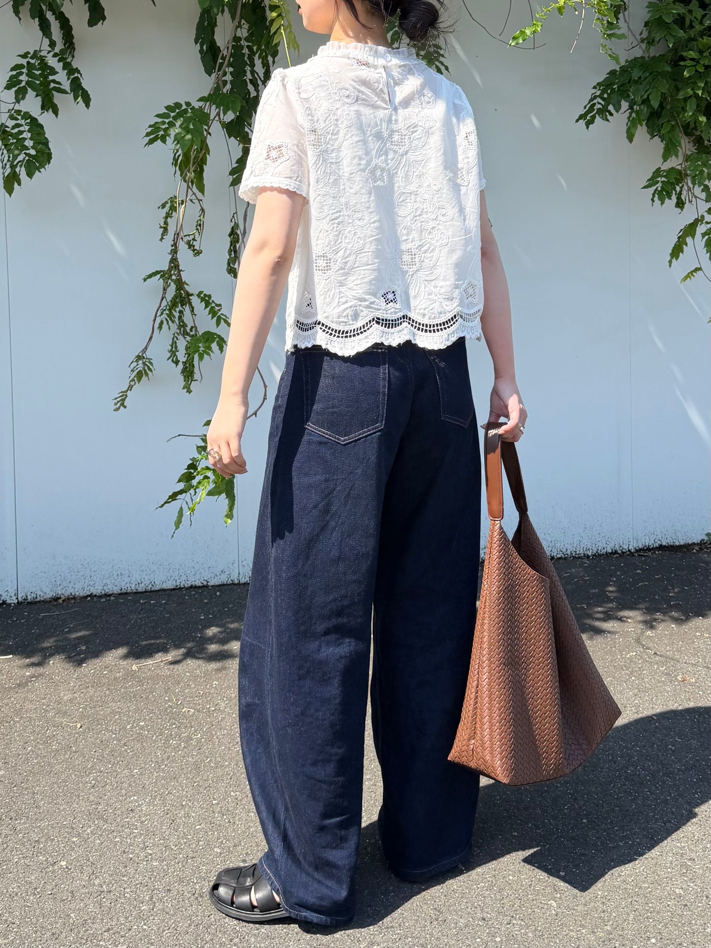 カットワークレースブラウス