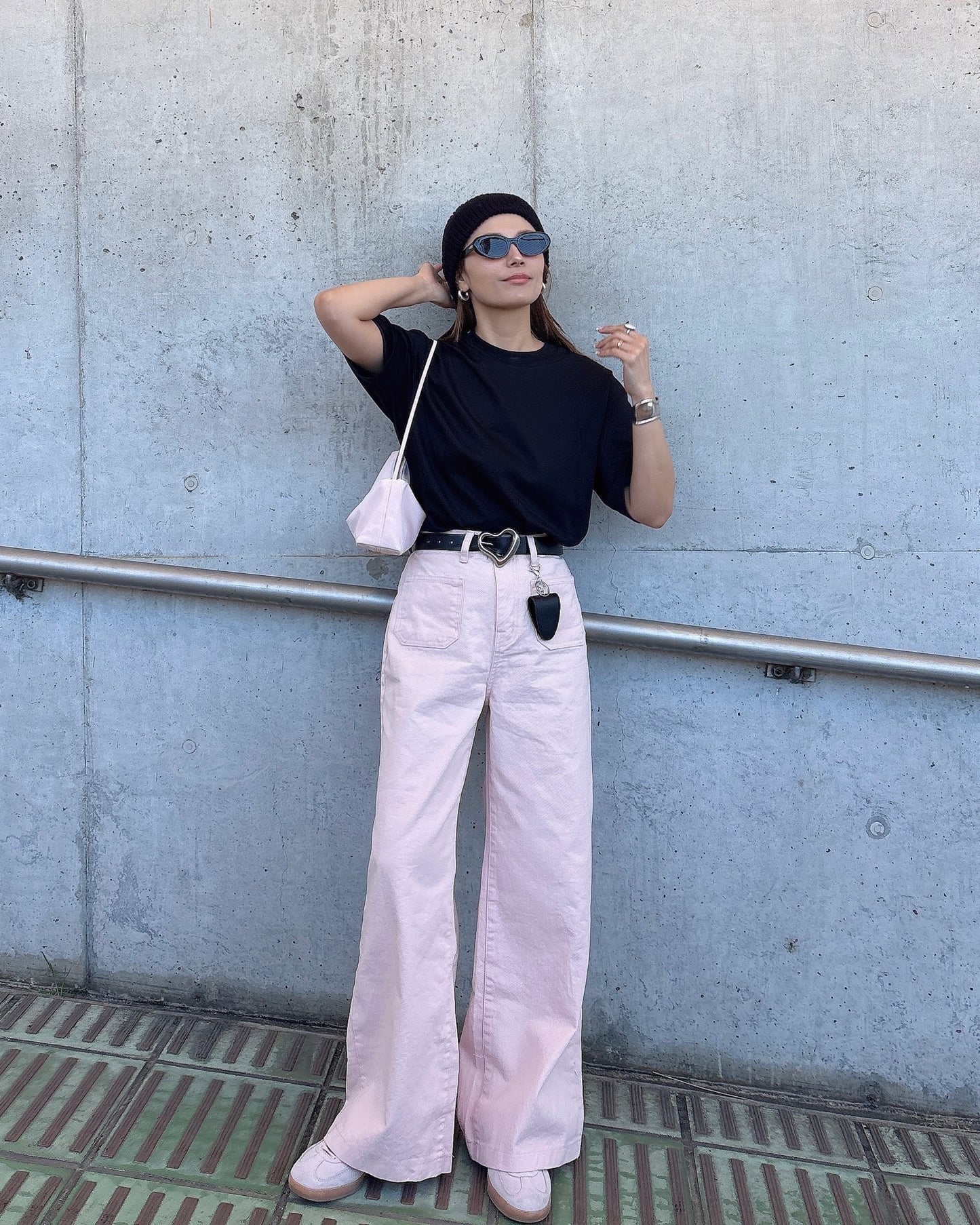 ピンクストレートパンツ