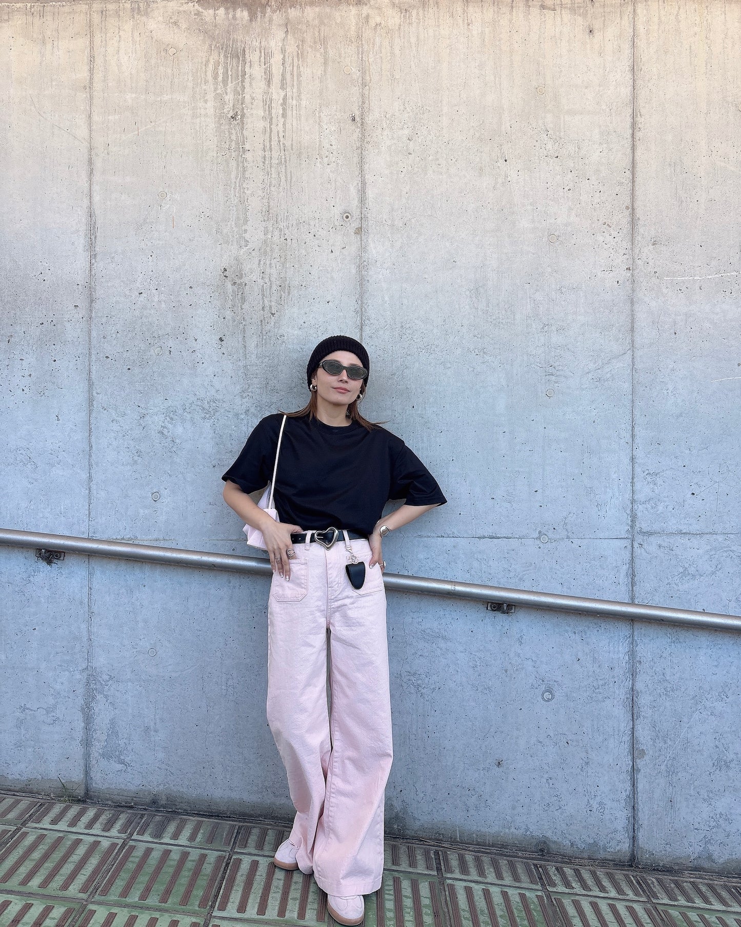 ピンクストレートパンツ