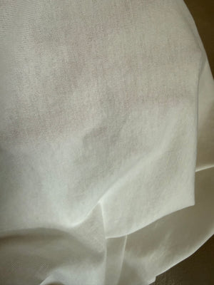 VネックTシャツ