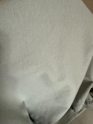 VネックTシャツ