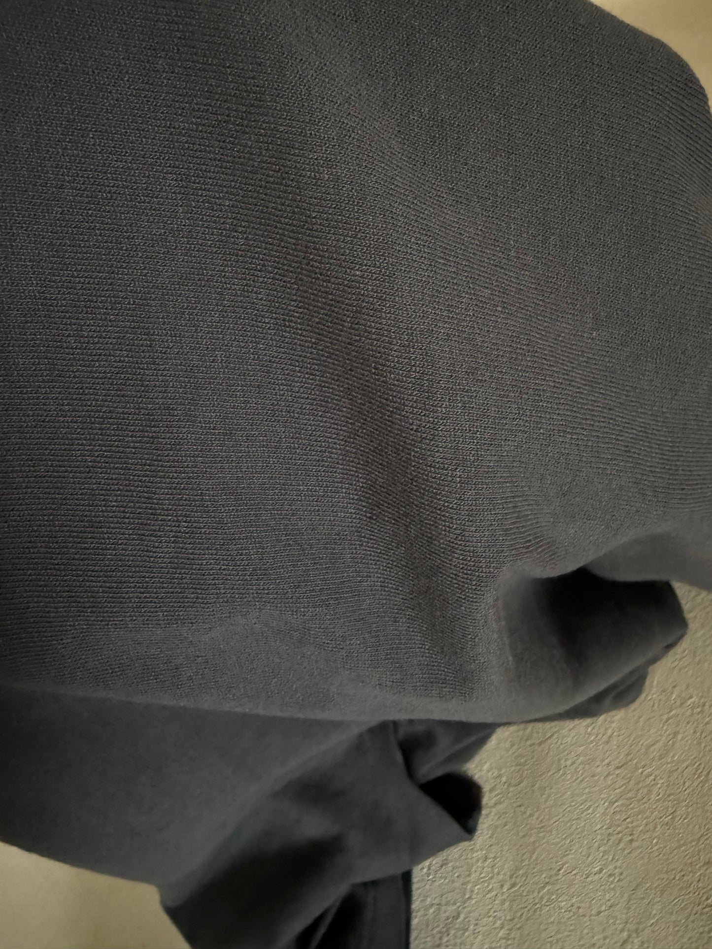 VネックTシャツ