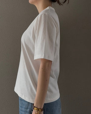 VネックTシャツ