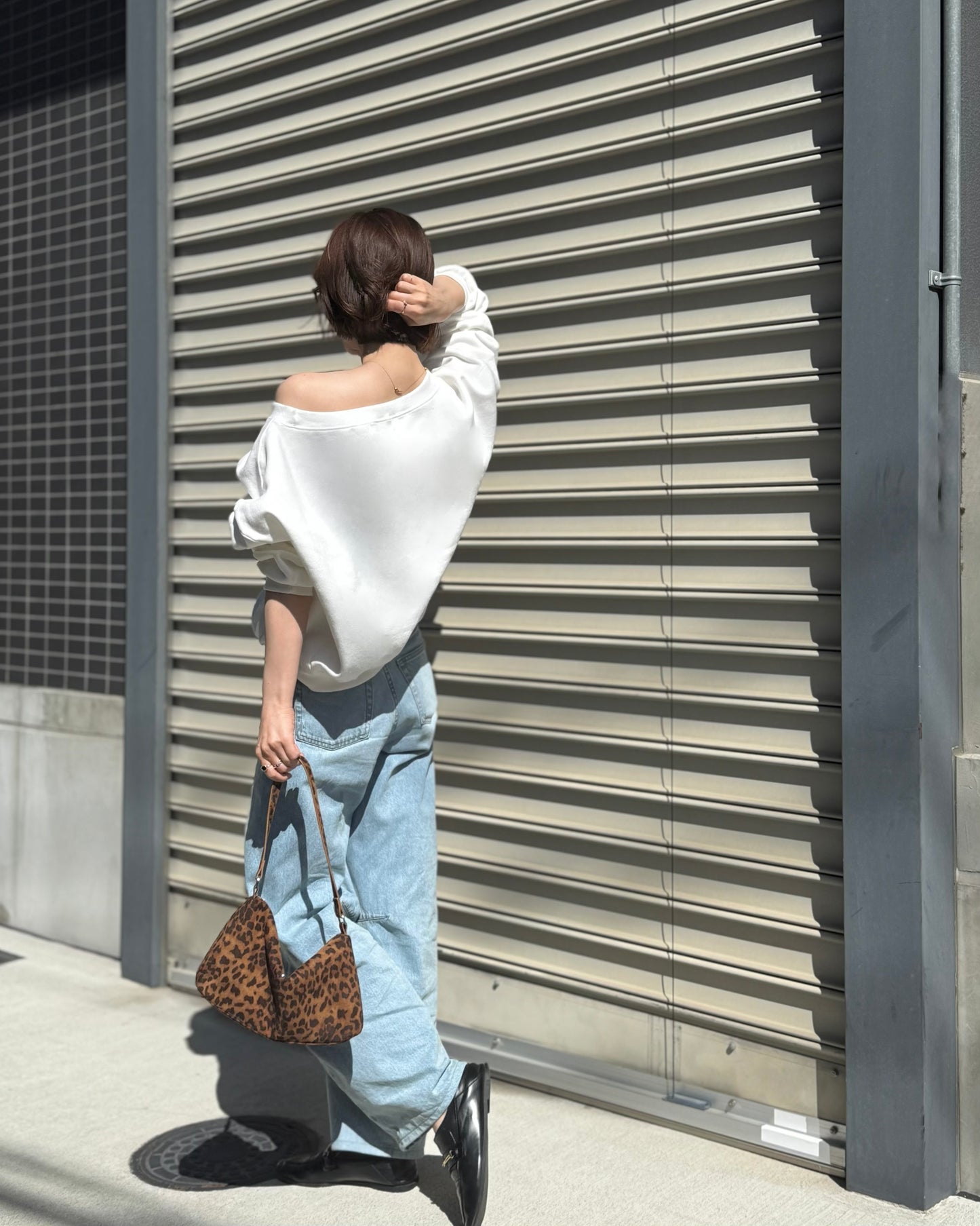 ワンショルダースウェット