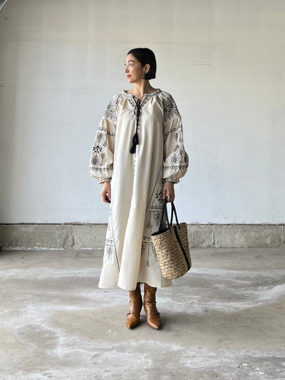 エスニック刺繍リネン混ワンピース