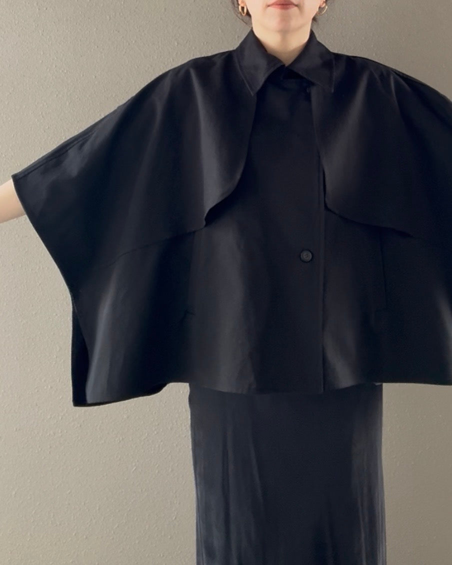 ケープショートトレンチコート