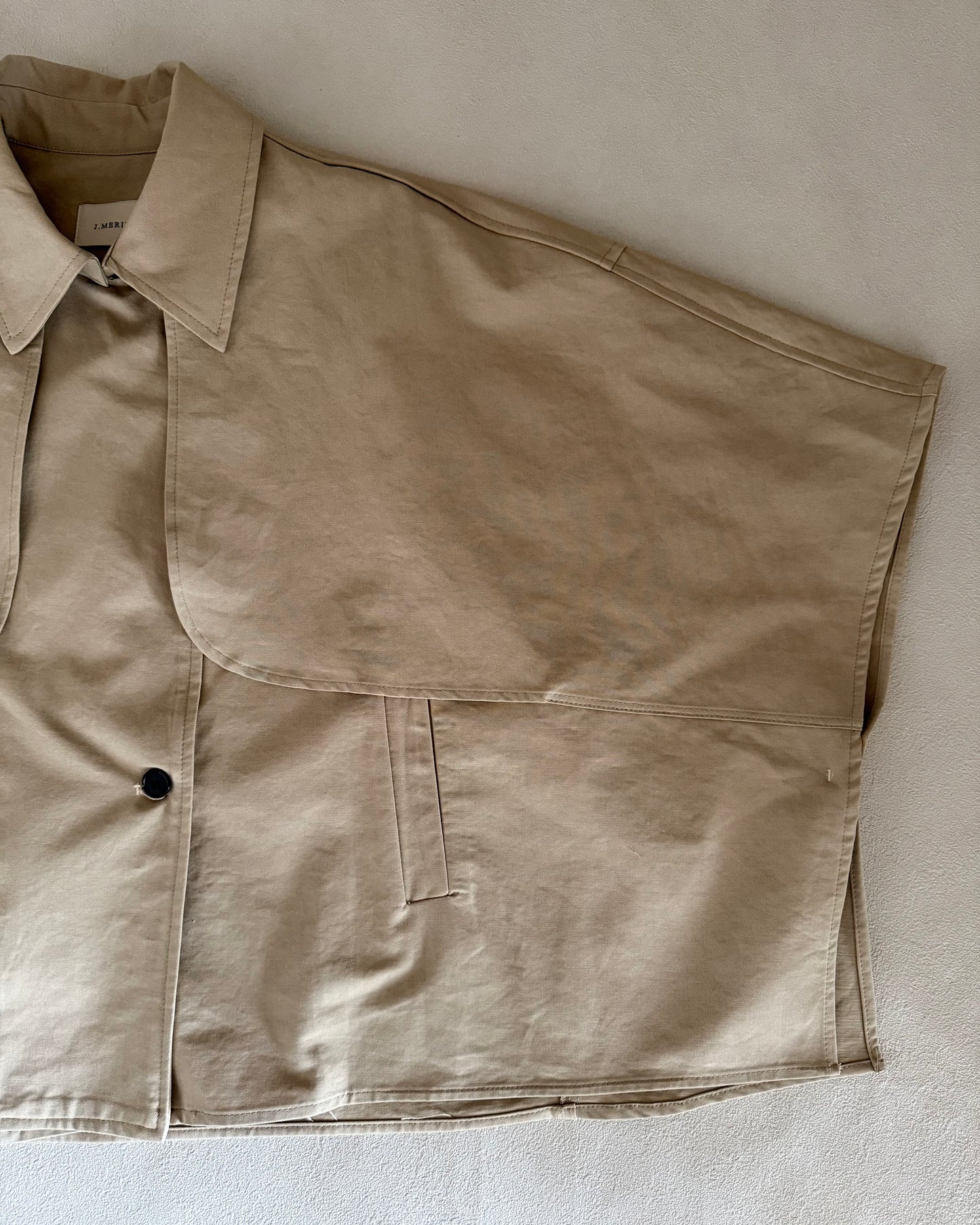 ケープショートトレンチコート