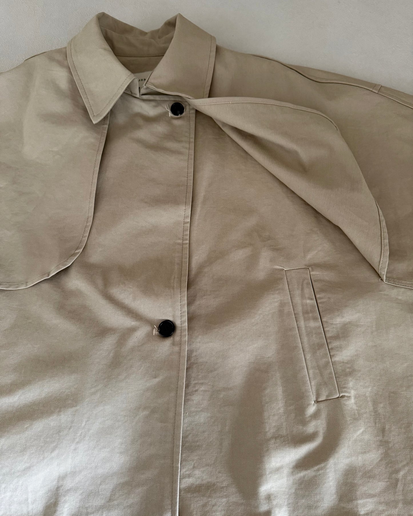 ケープショートトレンチコート