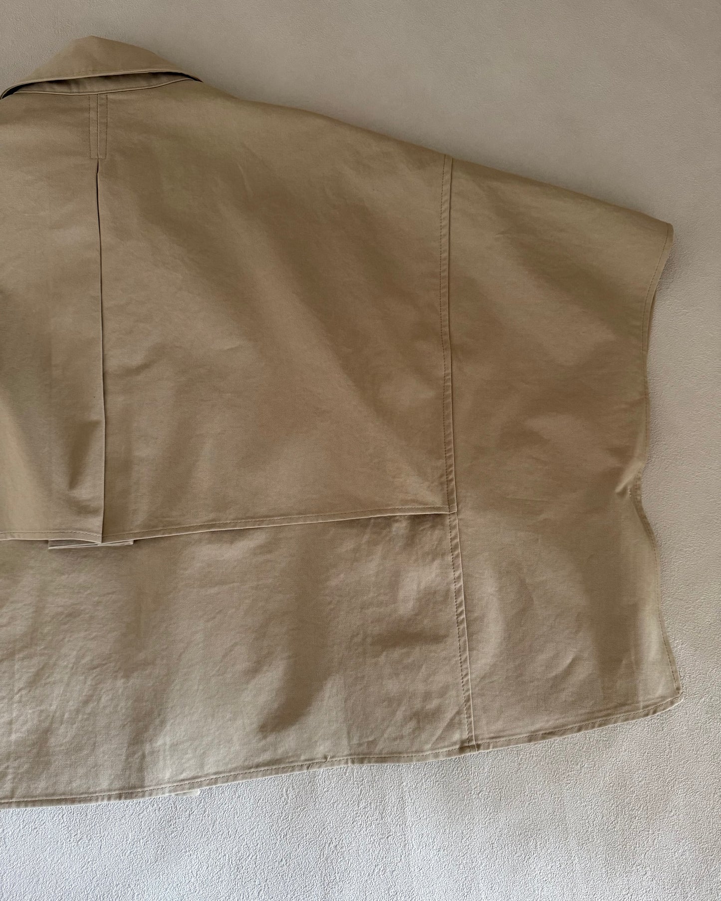 ケープショートトレンチコート