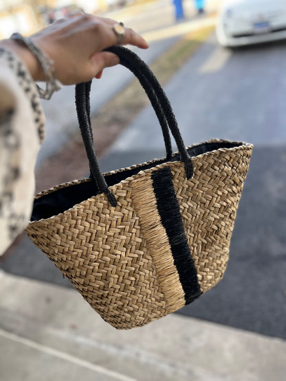 黒ライン籠バッグ（ラタン100%）