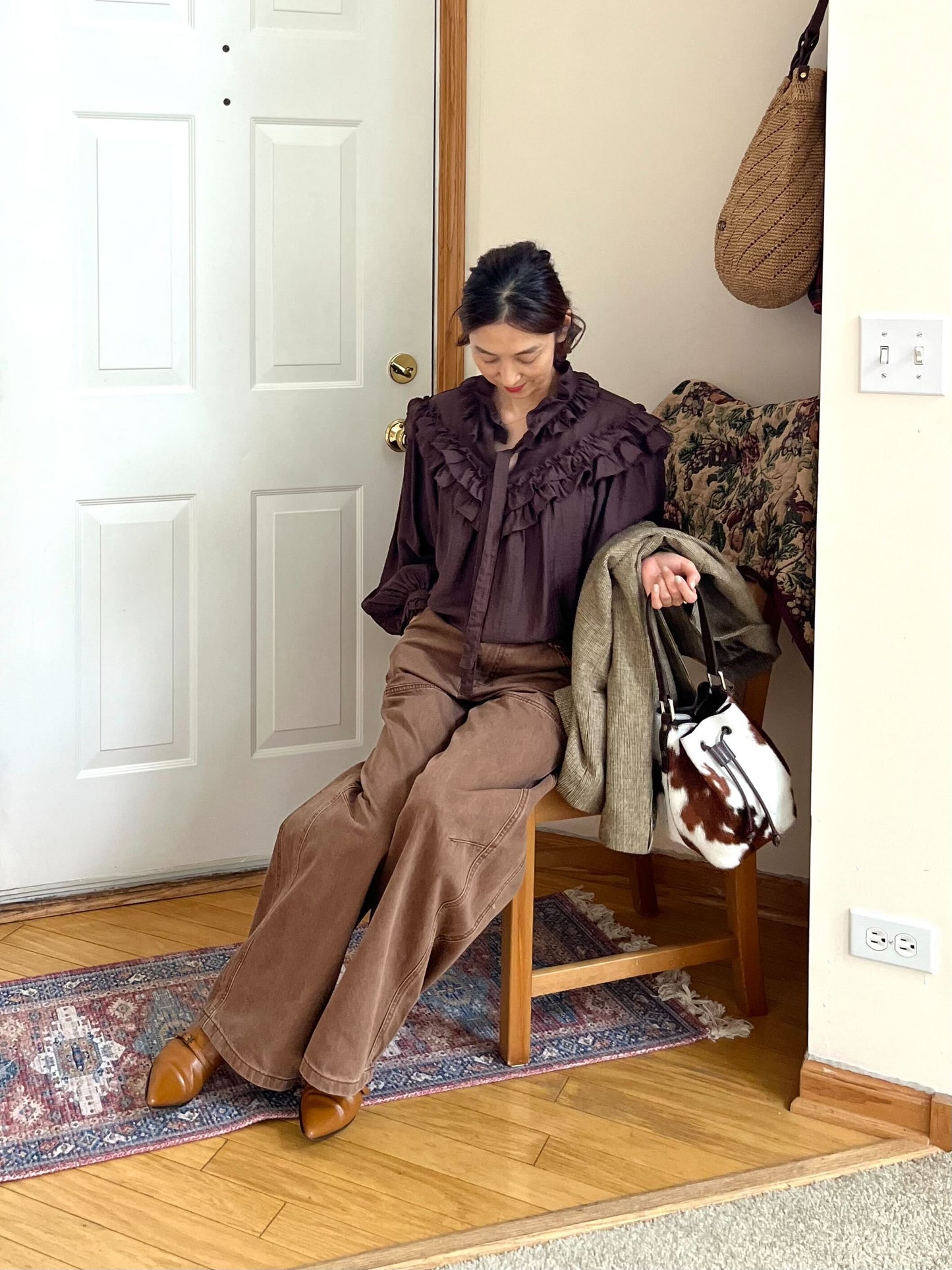 フリルネックボリュームスリーブブラウス