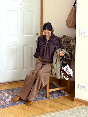 フリルネックボリュームスリーブブラウス