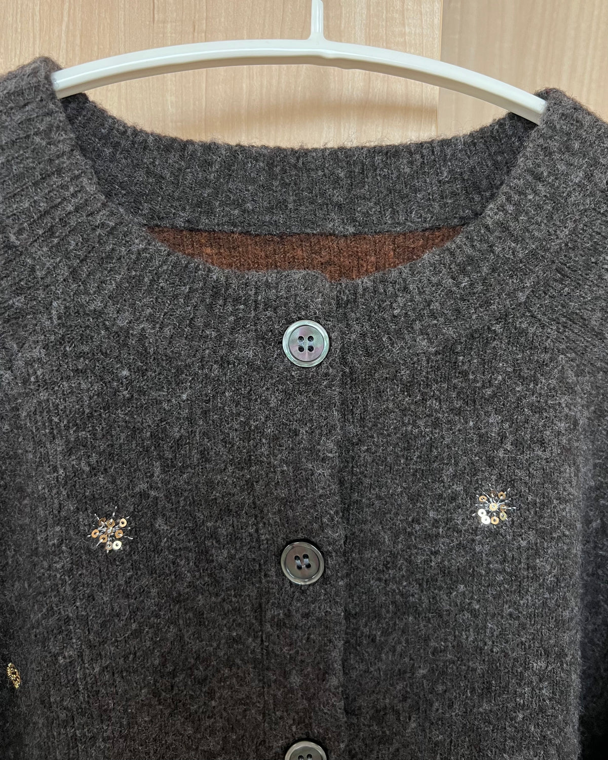刺繍ニットカーディガン