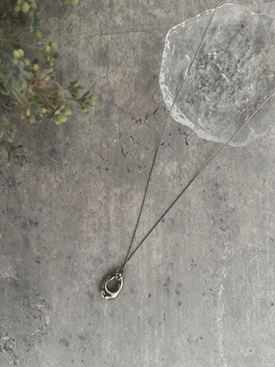 ボールチェーンサージカルドロップネックレス