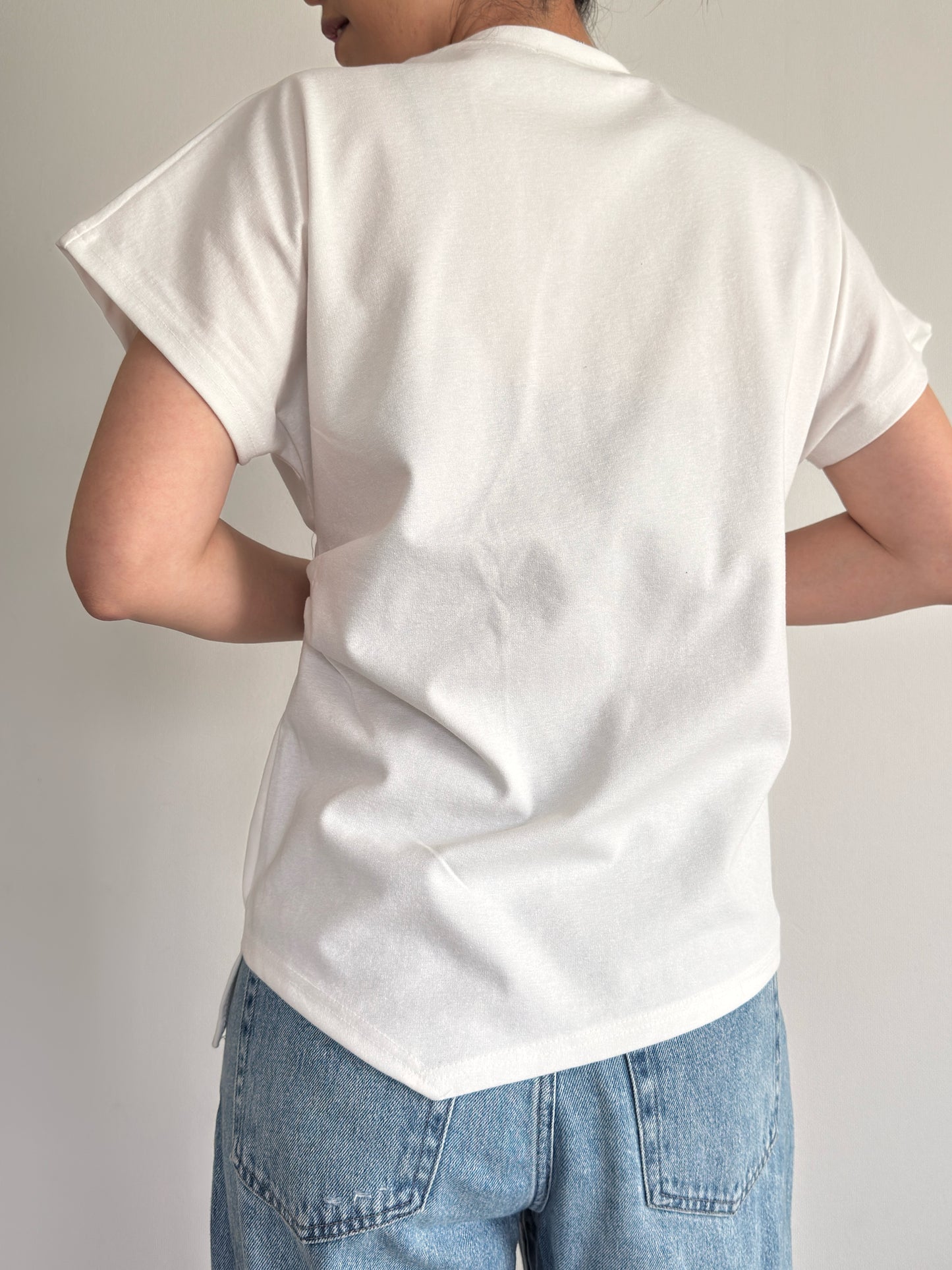 ツイストTシャツ