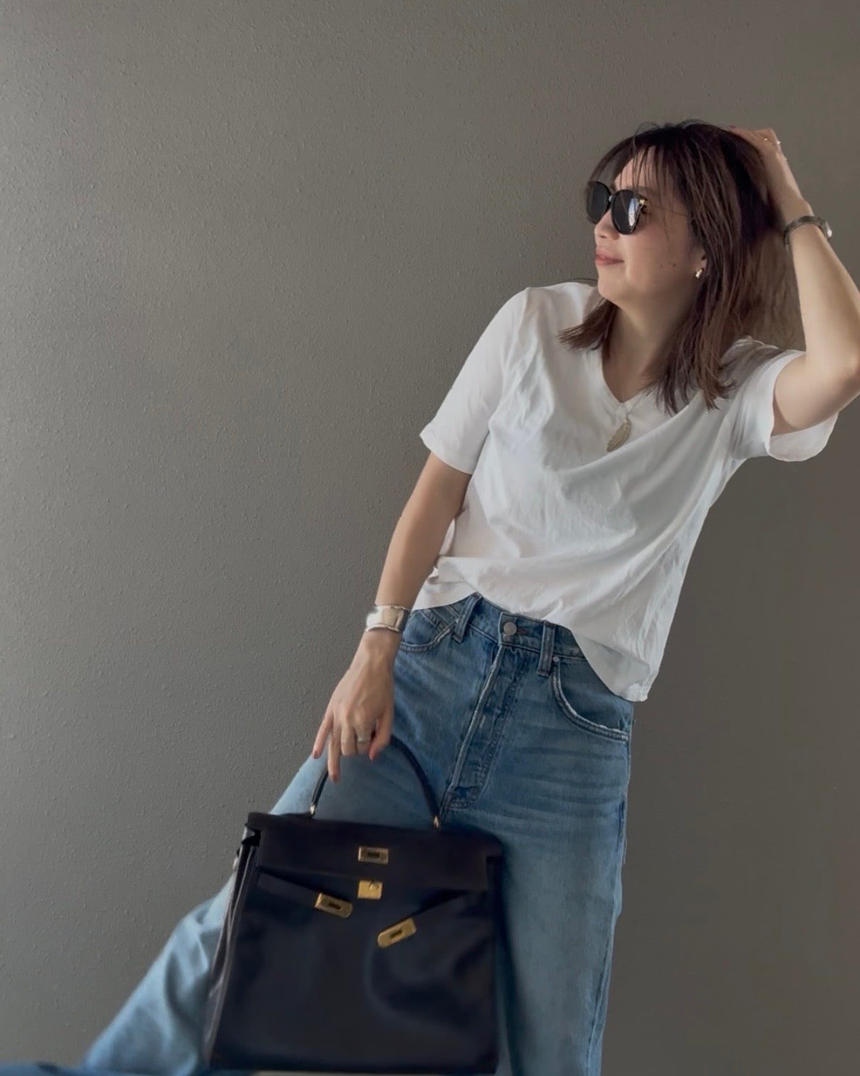 VネックTシャツ