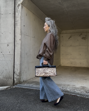 ブーツカット ベルト付きワイドデニムパンツ