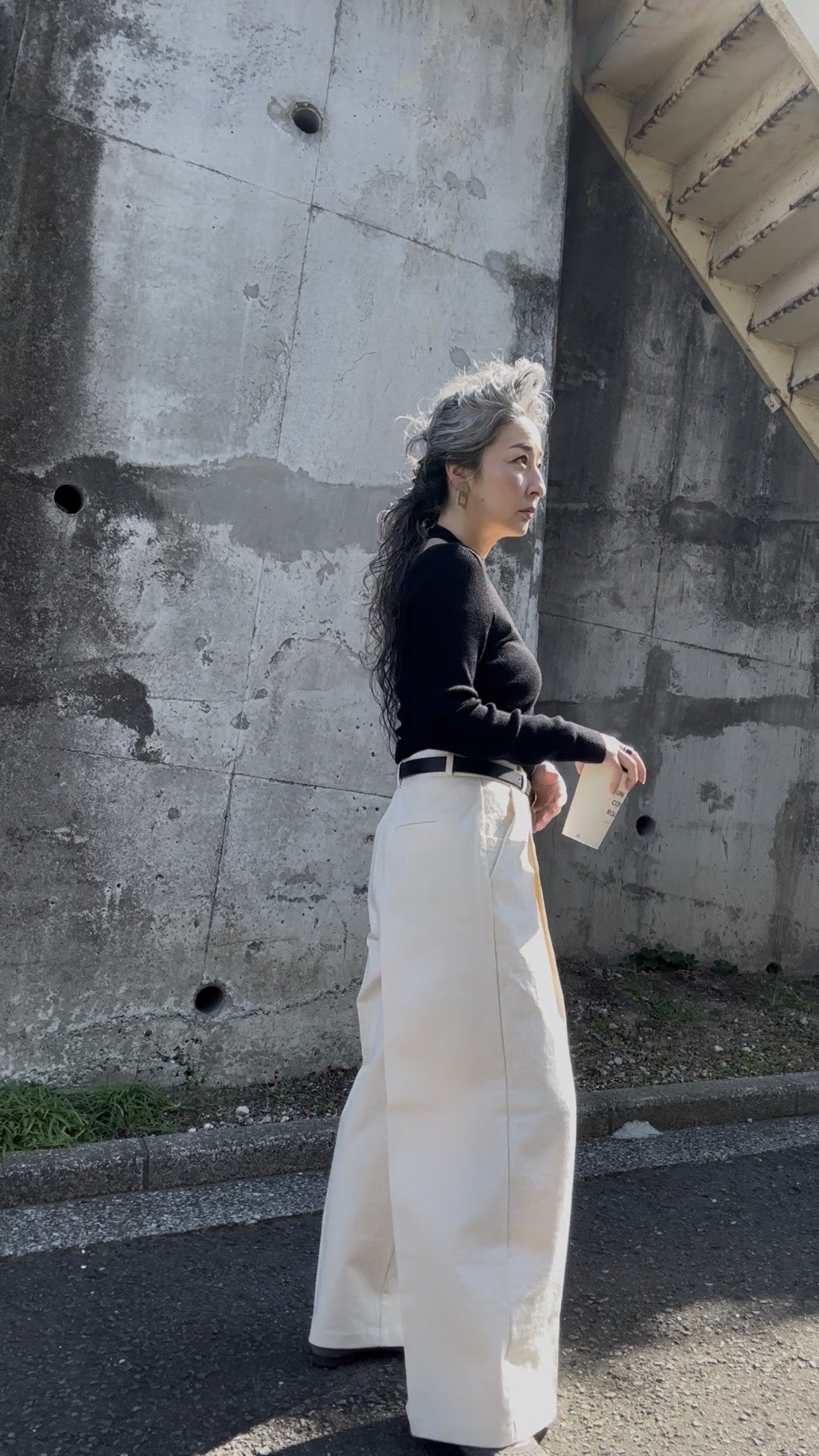 コットンキャンバス タックワイドストレートパンツ