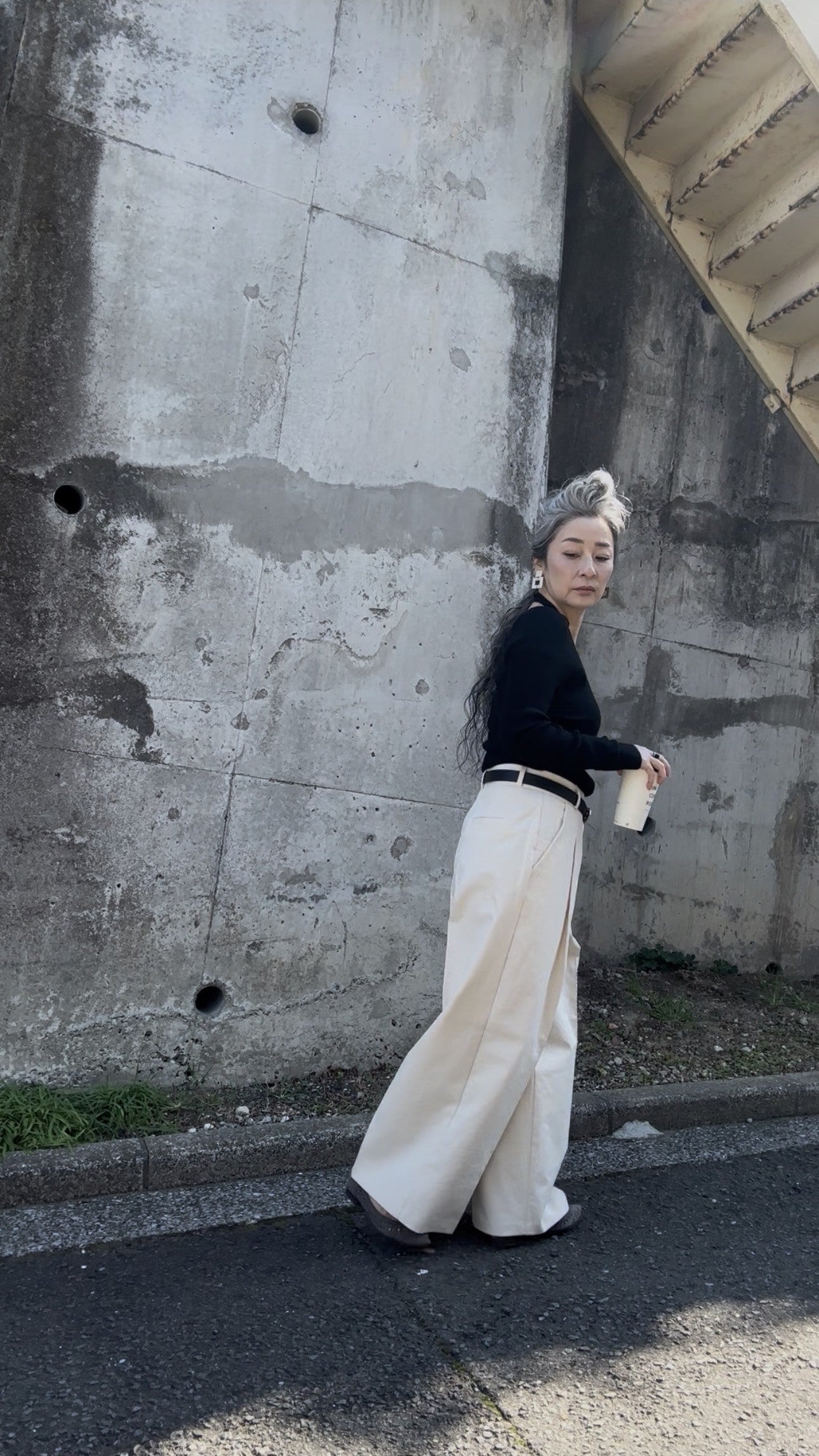 コットンキャンバス タックワイドストレートパンツ