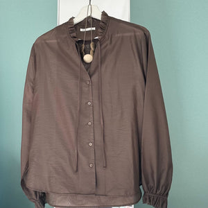 ダークブラウン シアーブラウス