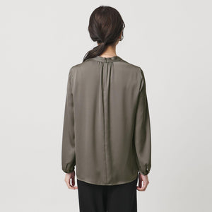 バック サテン Vネック ロングスリーブ ブラウス ‐ウォッシャブル‐