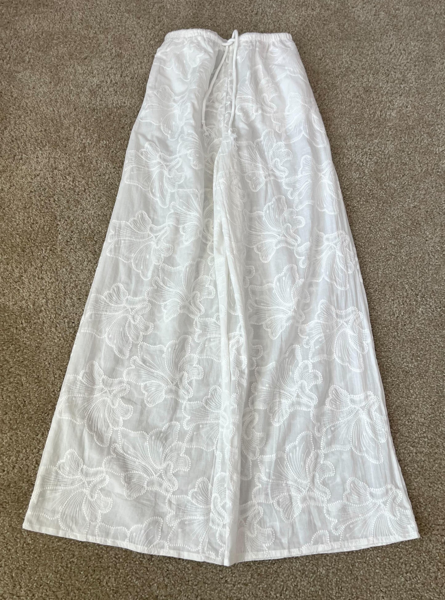 花刺繍コットンパンツ