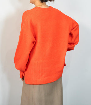 ボクシーオーバークルーネックニット