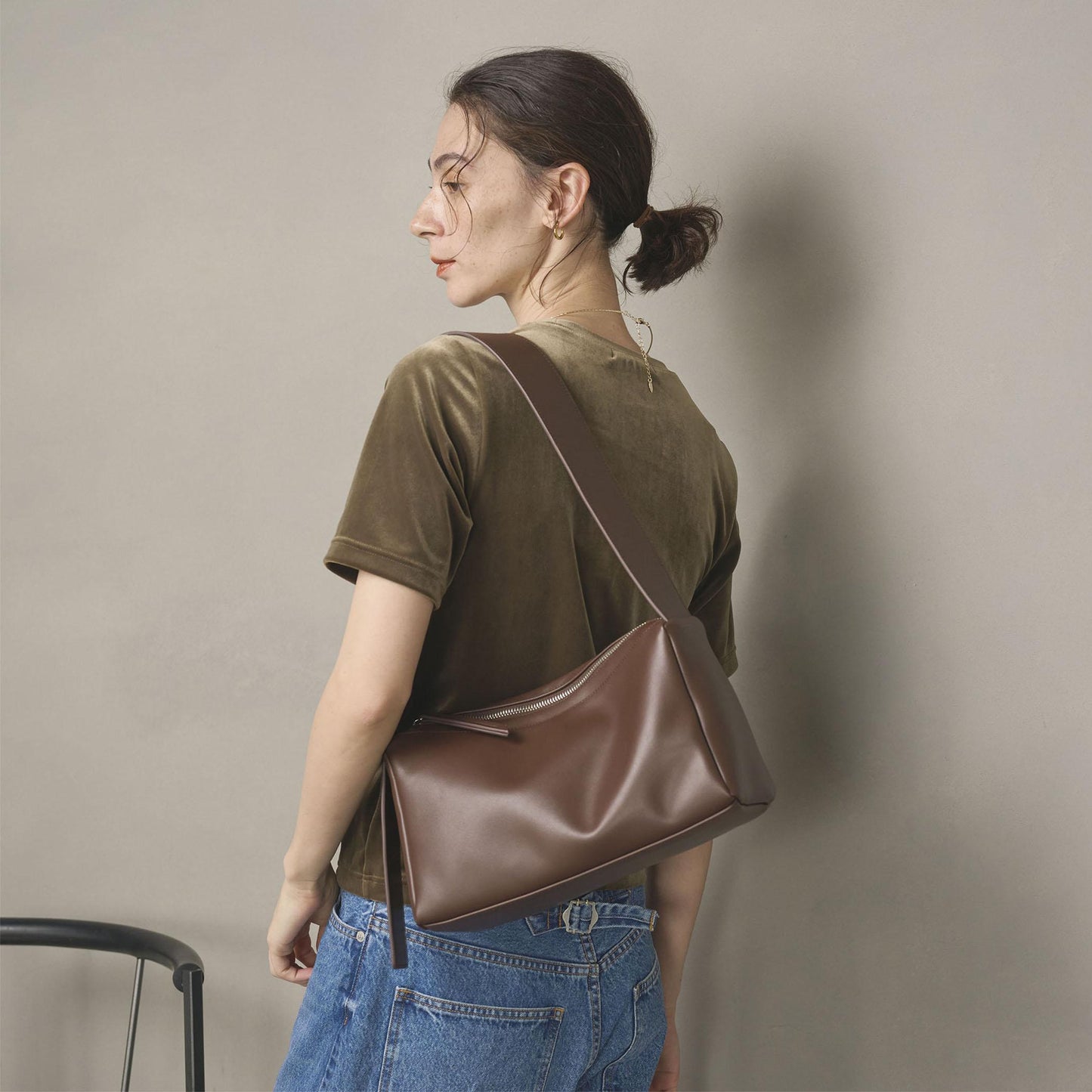 スクエア ビッグバックル ショルダーバッグ