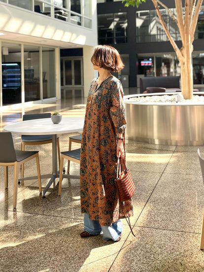 秋色ブロックプリントワンピース – &DROBE (アンドローブ)