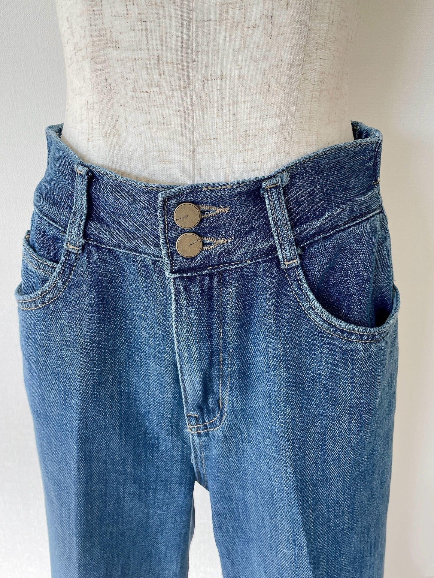 センタープレスフレアデニム