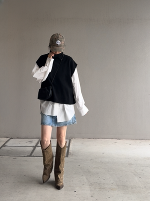 タートルネックスリットベスト