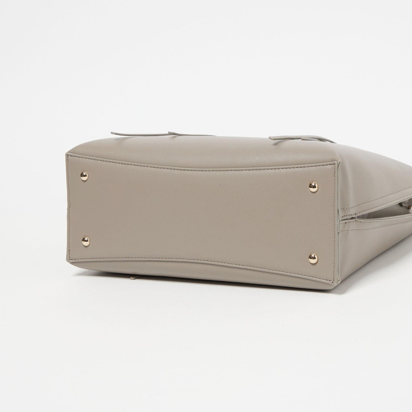 【WEB限定】2WAYタッセルハンドル A4 トートバッグ / ショルダーバッグ