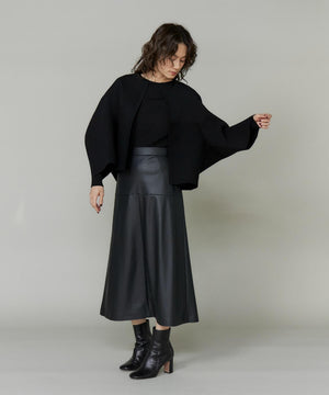 フェイクレザートラペーズスカート