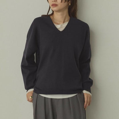 やわもちVネックニット