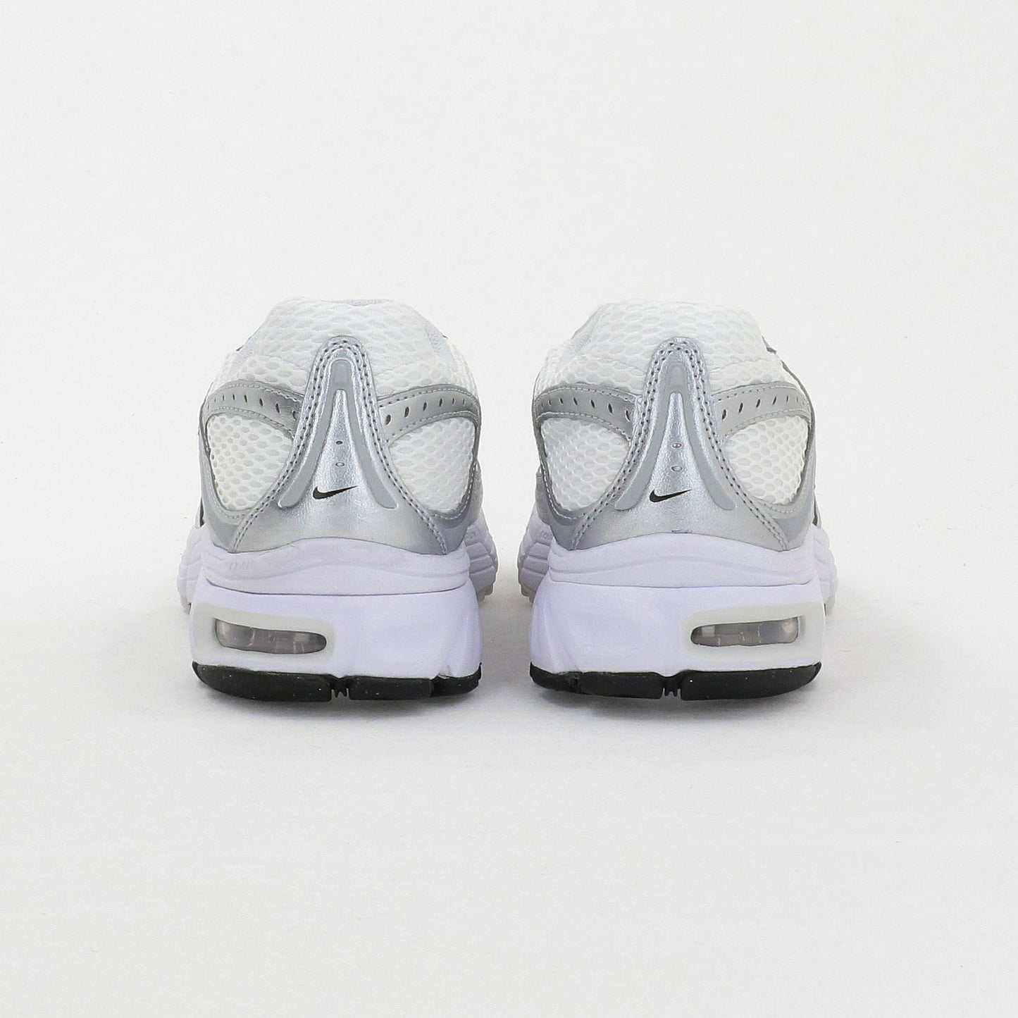 ＜NIKE＞エア マックス モト 2K スニーカー