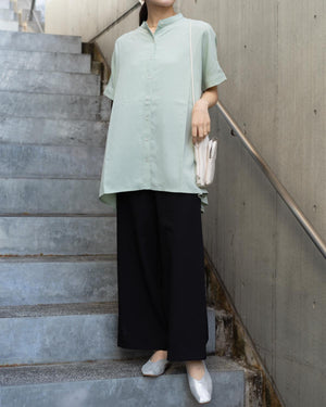 バックティアードバンドカラー半袖ブラウス